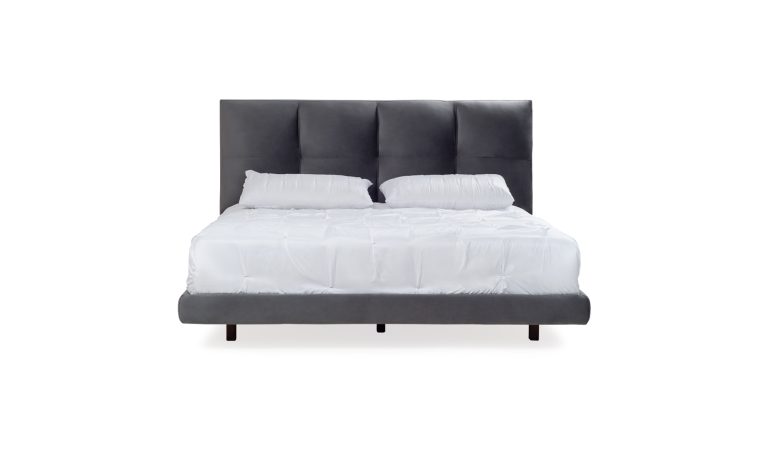 La cama Vitaro Apolo Tap de la marca Aristas, vista frontal. Un diseño elegante, con un cabecero amplio y patas delgadas en madera.