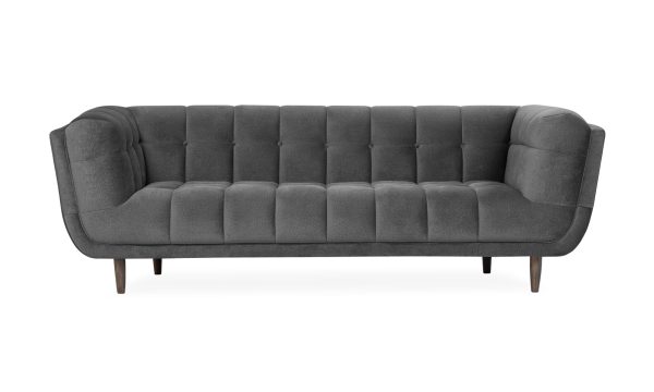 Sofá Cronos de la marca Aristas, visto en perspectiva frontal. Un diseño elegante de líneas limpias, con un acabado en tela suave y patas discretas en madera.
