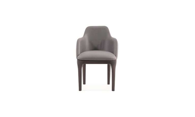 Silla Comedor Lisboa C/B de la marca Aristas vista frontal. Un diseño elegante con patas rectas en madera y un acabado en tela suave de color neutro.