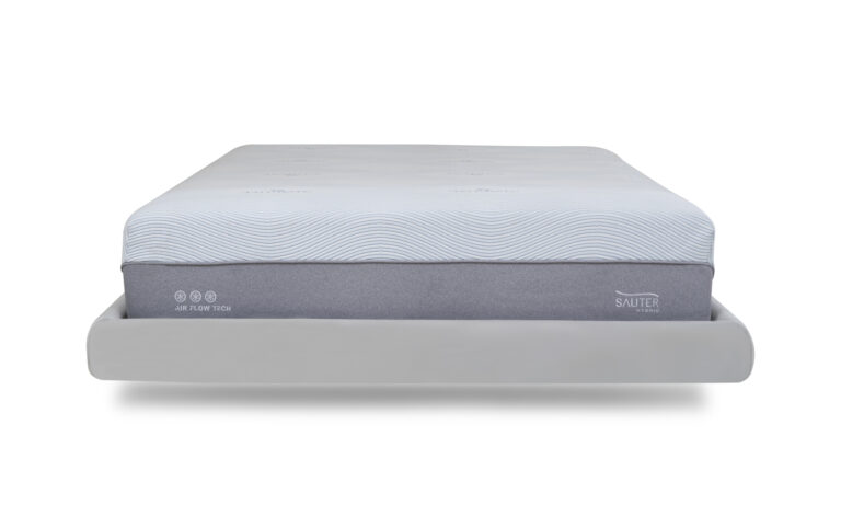 Basecama Apolo + Colchón Air Flow Tech Plush de Aristas y Sauter tech vista frontal. La basecama Apolo tiene un diseño minimalista, con una estructura firme y acabado en tela suave. El colchón Air Flow Tech Plush ofrece una superficie acolchada, con tecnología de flujo de aire que mejora la transpirabilidad.