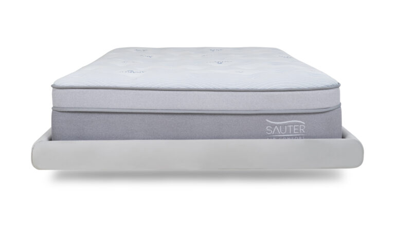Vista frontal de la Basecama Apolo + Colchón Air Comfort de Aristas y Sauter tech. La basecama Apolo tiene una estructura firme y un acabado en tela suave. El colchón Air Comfort presenta un diseño que contiene tecnología Mini pocket springs y 5 zone pocket springs.