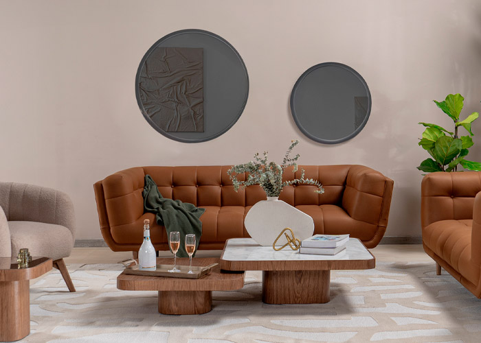 Lámpara y accesorio decorativo sobre mueble Aristas