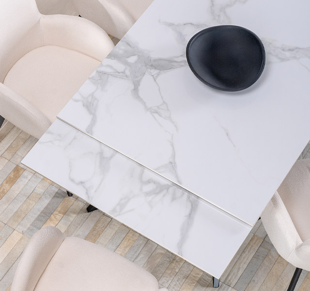 Mesa lateral Aristas con base escultórica