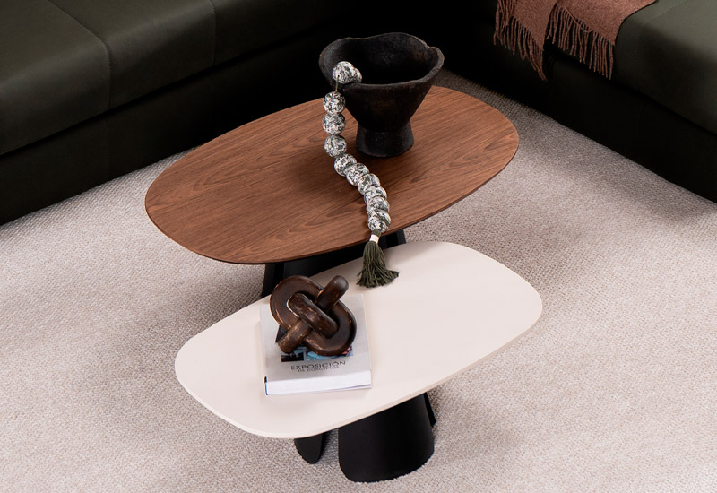 Detalle de silla de escritorio Aristas en madera y tapizado