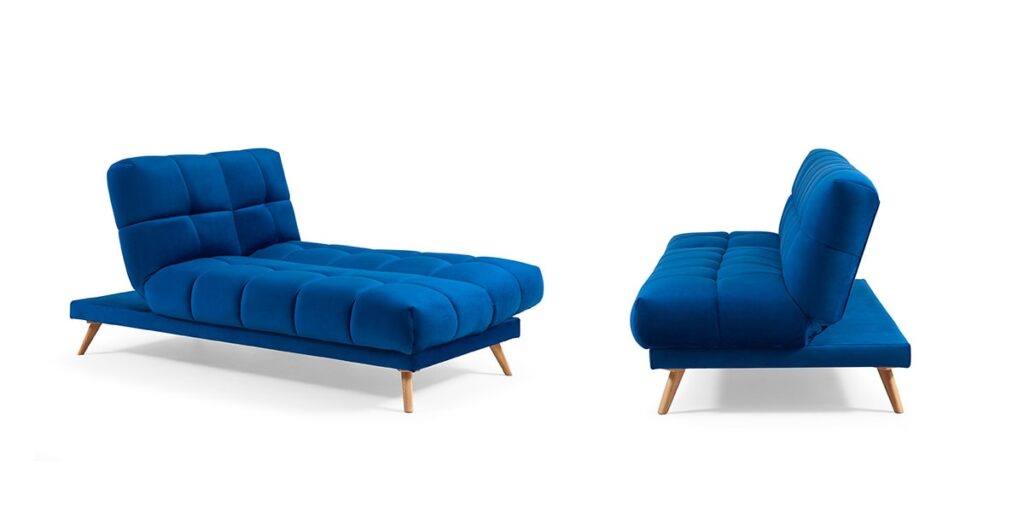 Sofá cama azul oscuro de módulos, visto en posición de chaise longue y de sofá, sobre fondo blanco